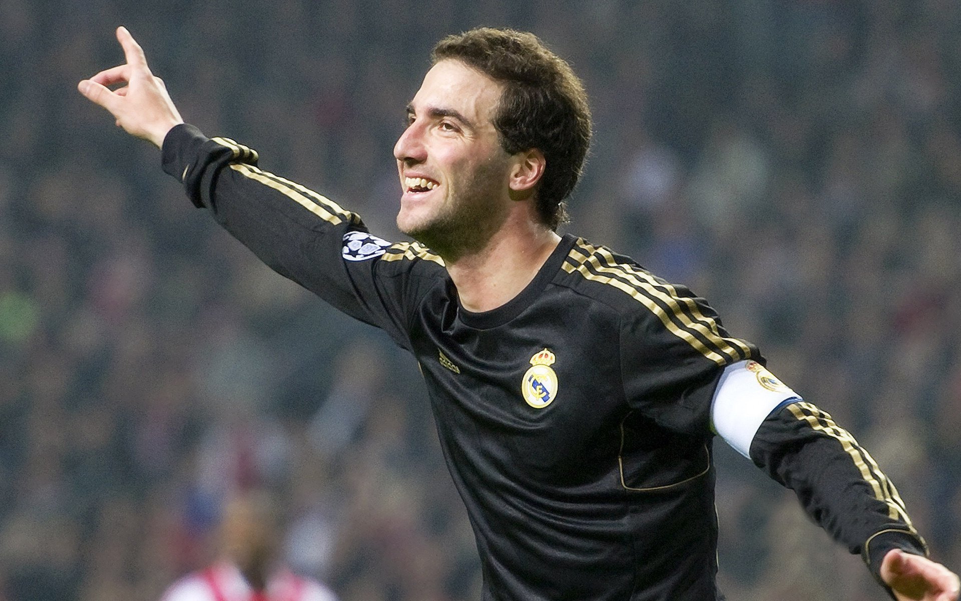 绿茵烽火与冰上突围,欧冠焦点战启示录与吉林队的破局之路